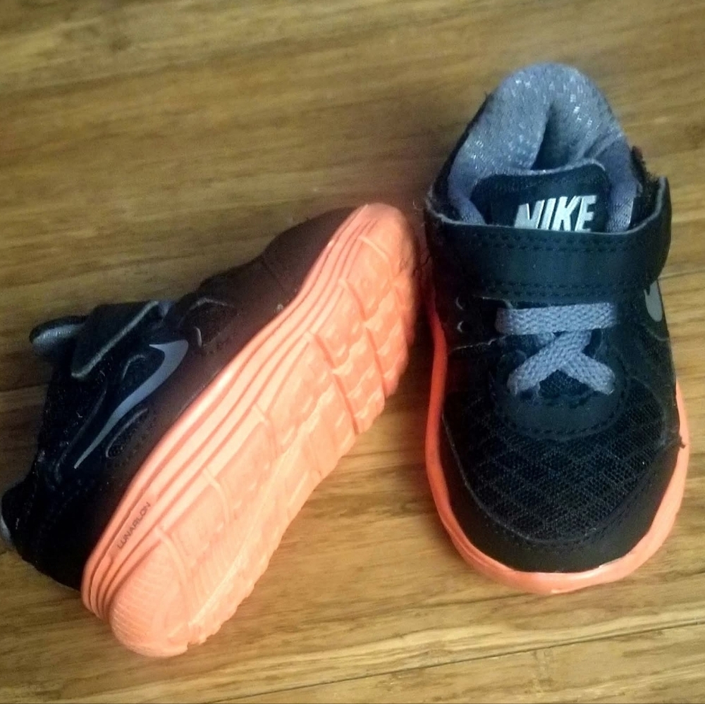 Nike Black and Neon Orange Sneakers Unisex kids baby 2c